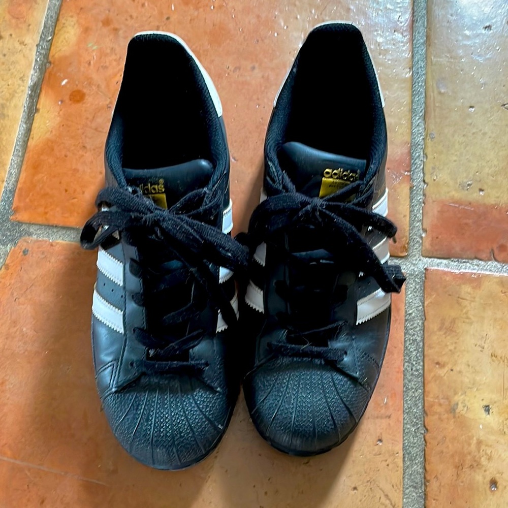 Adidas shell toe (superstar)